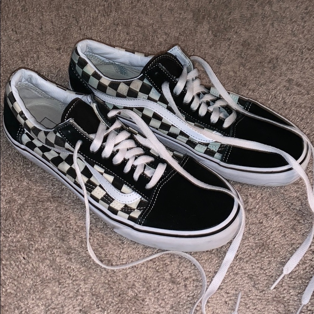 CHECKERED VANS